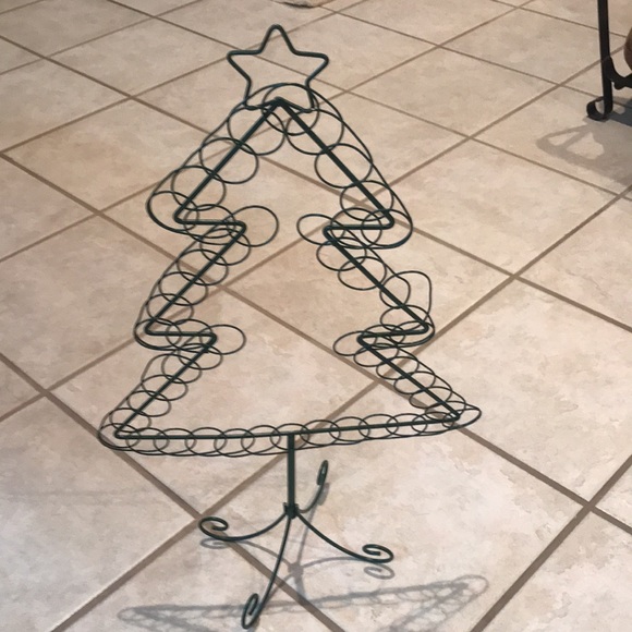 Green Wire Christmas Wreath or Picture Card Holder - Picture 1 of 10